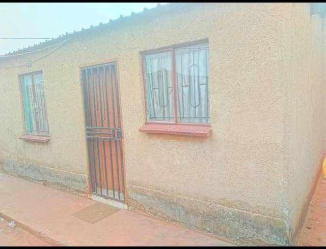 2 BEDROOM HOUSE FOR SALE IN KATLEHONG SOUTH